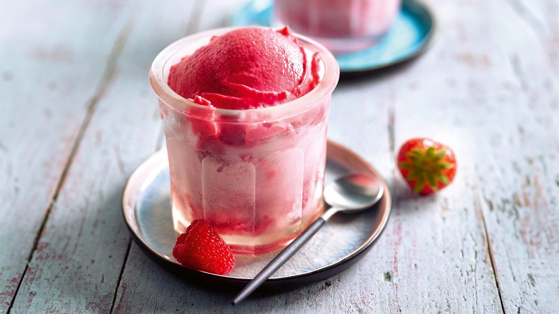 Rotes Fruchtsorbet