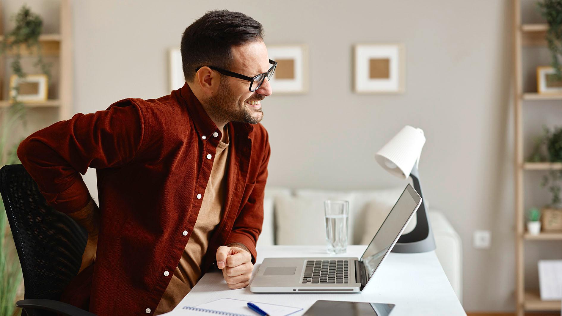 Zu langes Sitzen kann zu zahlreichen Beschwerden führen